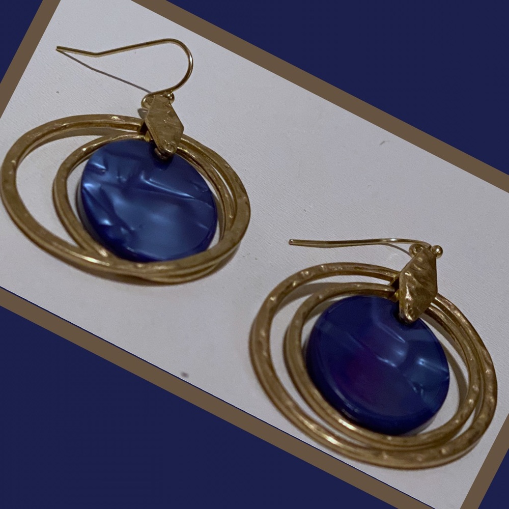 *Blue Resin & Gold-Tone Triple Oval Earrings NWT - Picture 5 of 5